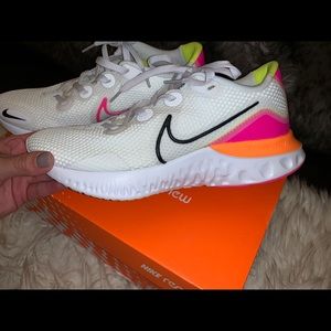 New Nike Renew running shoes size 8
